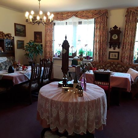 Gaestehaus "Gisela" Im Fuerstlichen Fischhaus シュリングスフュルスト エクステリア 写真