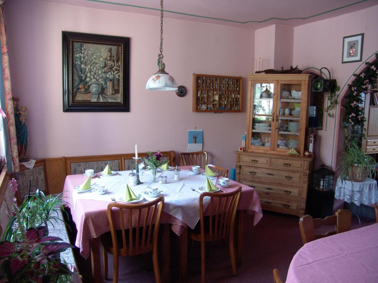 Gaestehaus "Gisela" Im Fuerstlichen Fischhaus シュリングスフュルスト エクステリア 写真