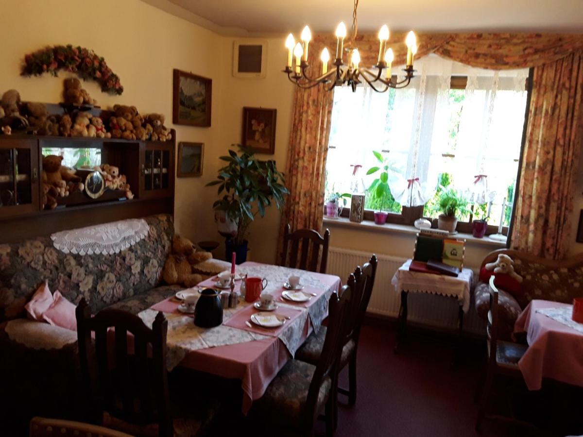 Gaestehaus "Gisela" Im Fuerstlichen Fischhaus シュリングスフュルスト エクステリア 写真