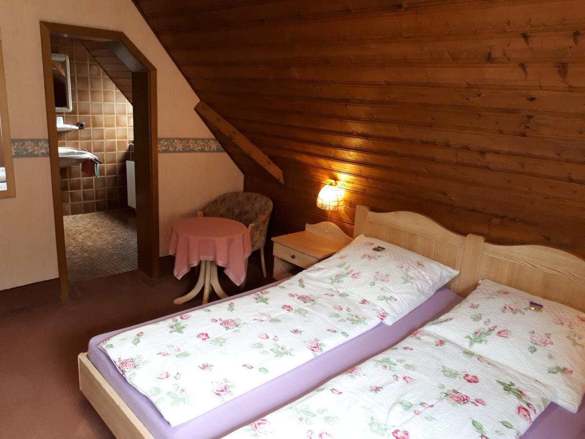 Gaestehaus "Gisela" Im Fuerstlichen Fischhaus シュリングスフュルスト エクステリア 写真