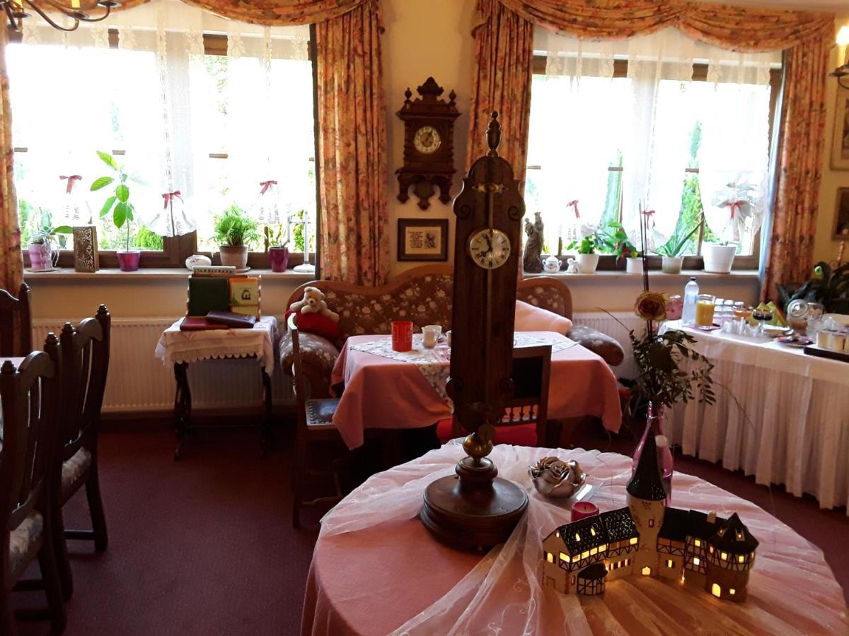 Gaestehaus "Gisela" Im Fuerstlichen Fischhaus シュリングスフュルスト エクステリア 写真